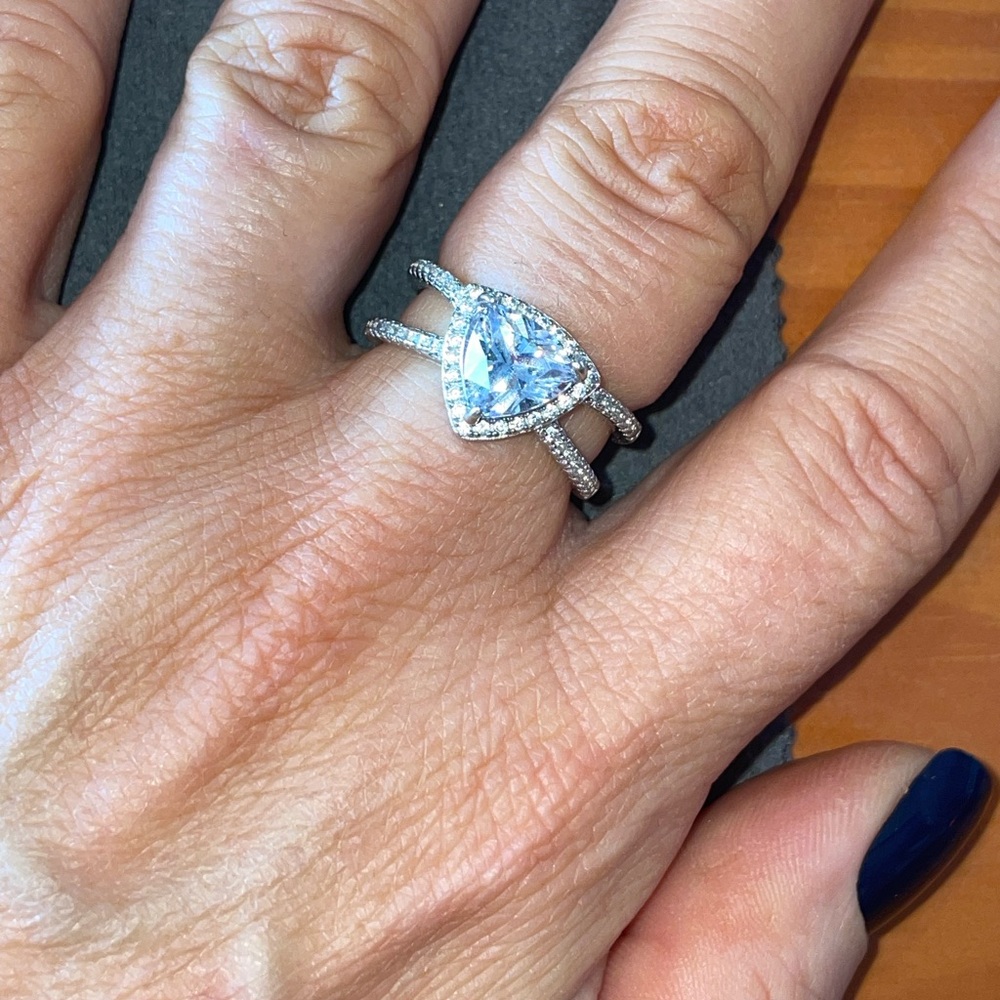 Dazzling Silver Triangle-Cut Women's Ring